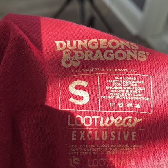 Lootcrate Exclusive Red Dungeons and Dragons Short Sleeve T Shirt Size Small - Picture 6 of 7
